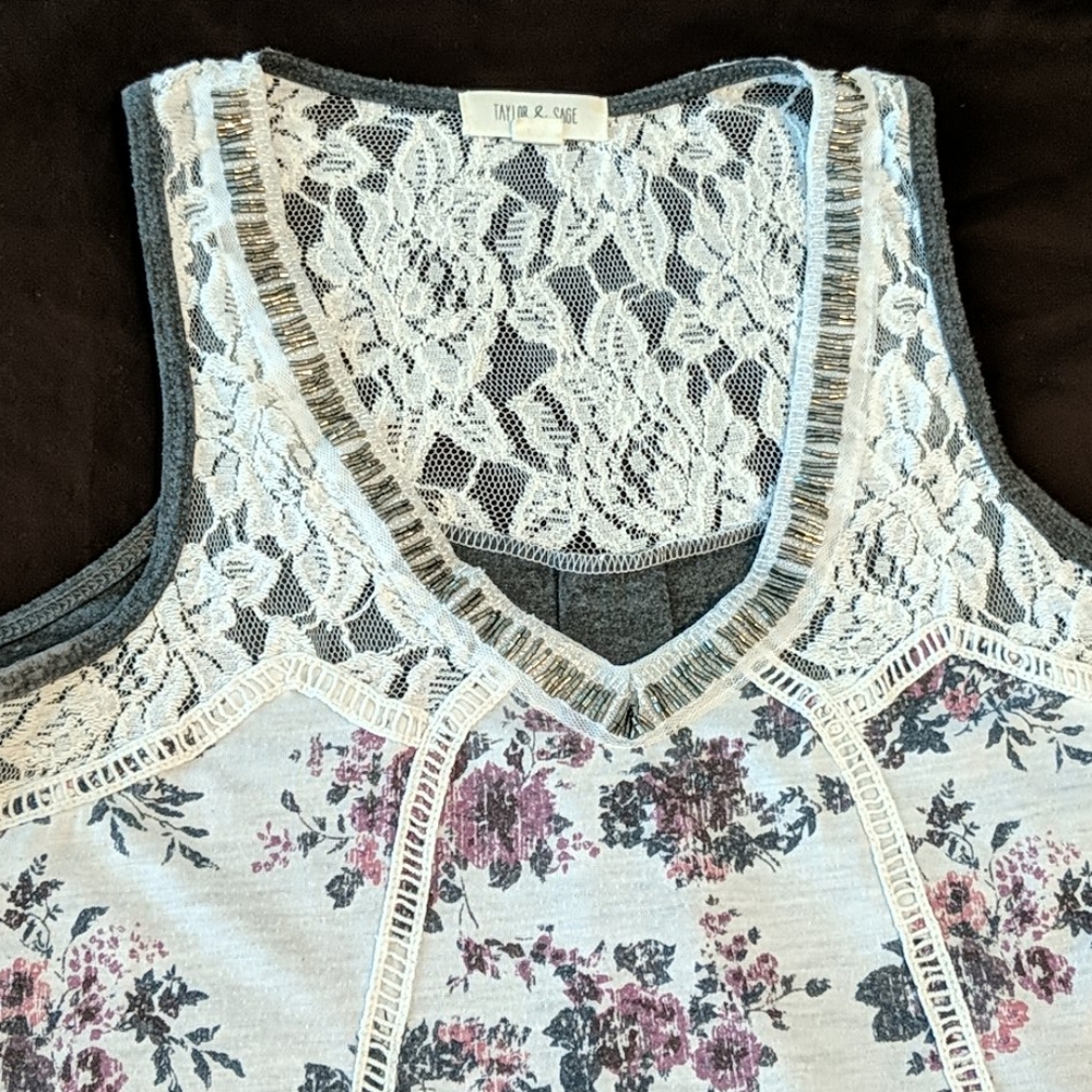 Floral print tank top - Picture 2 of 4